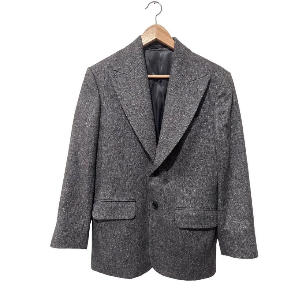Studio Suits Handcrafted Gray Twead Wool Blend Blazer Silk Hankerchief Size 38